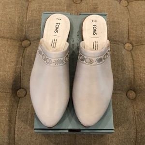 TOMS Jutti Mule Gray Leather. Women’s size 7.5.